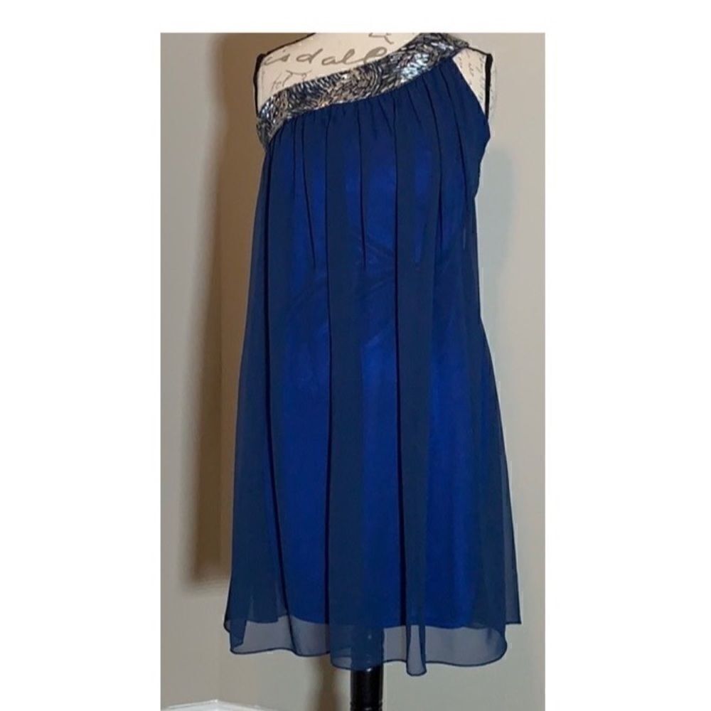 JS Collections Party dress! Make me an offer - Picture 2 of 5